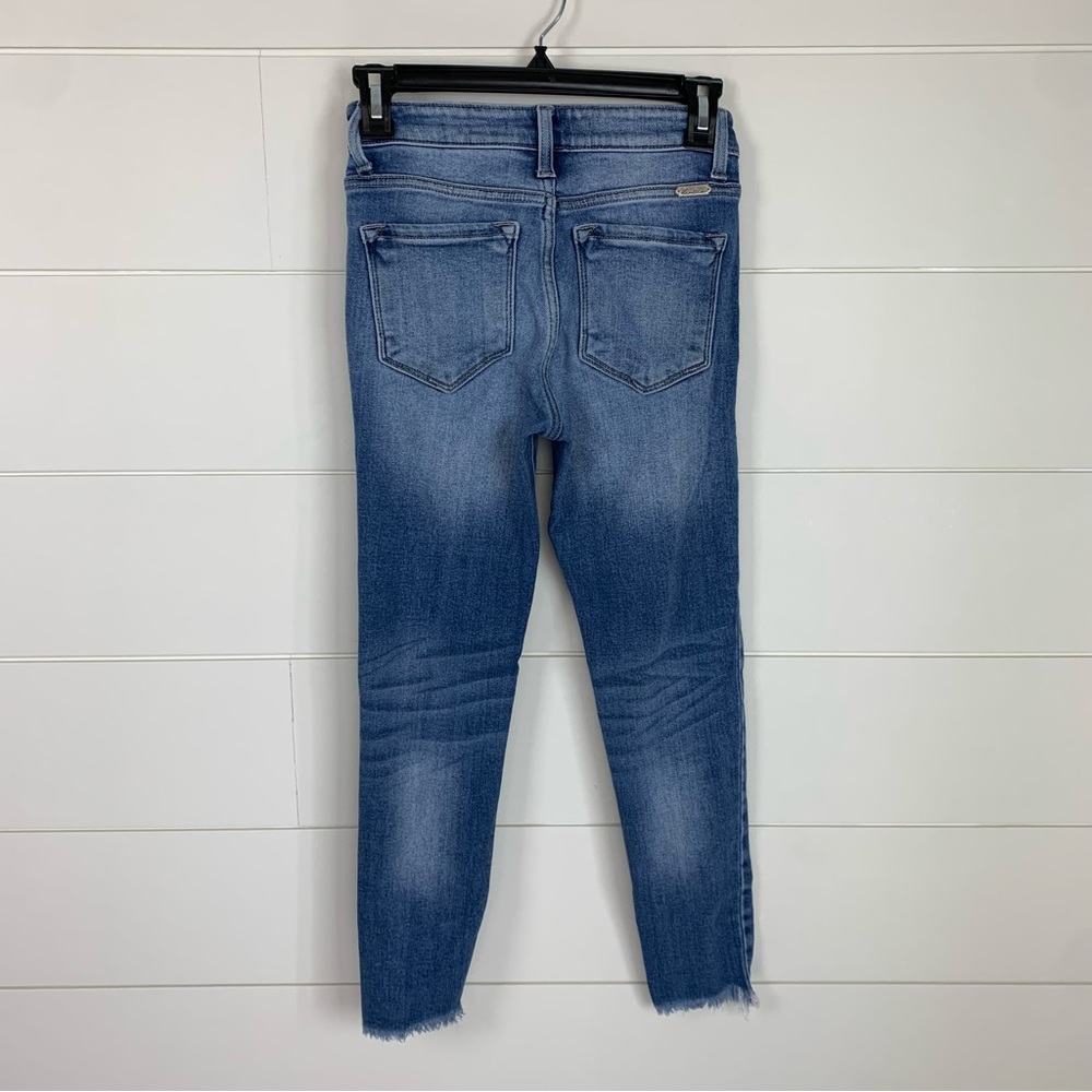KanCan Women’s Distressed Hem High Rise Light Wash Jeans Size 0 or 23 - Picture 7 of 13